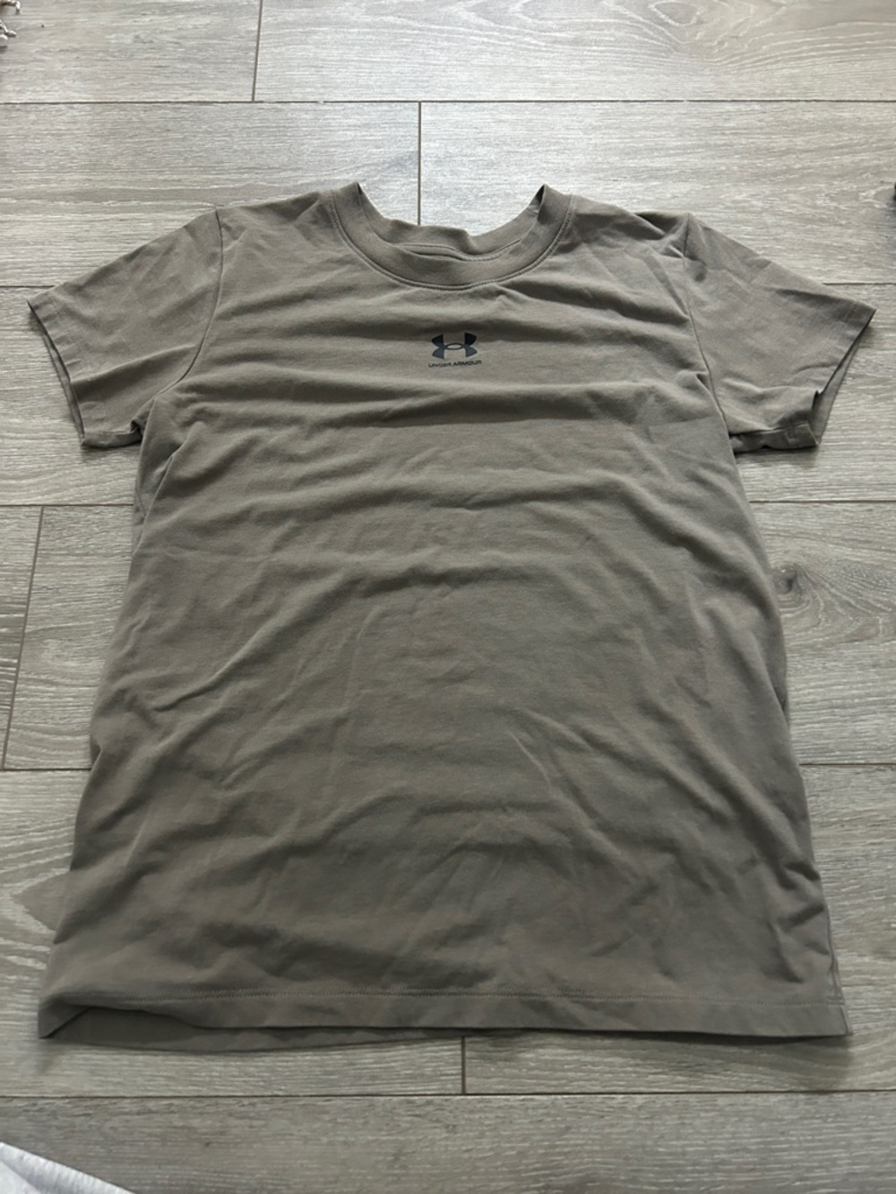 Under Armour Women’s Short Sleeve Performance Tee in Taupe Brown
